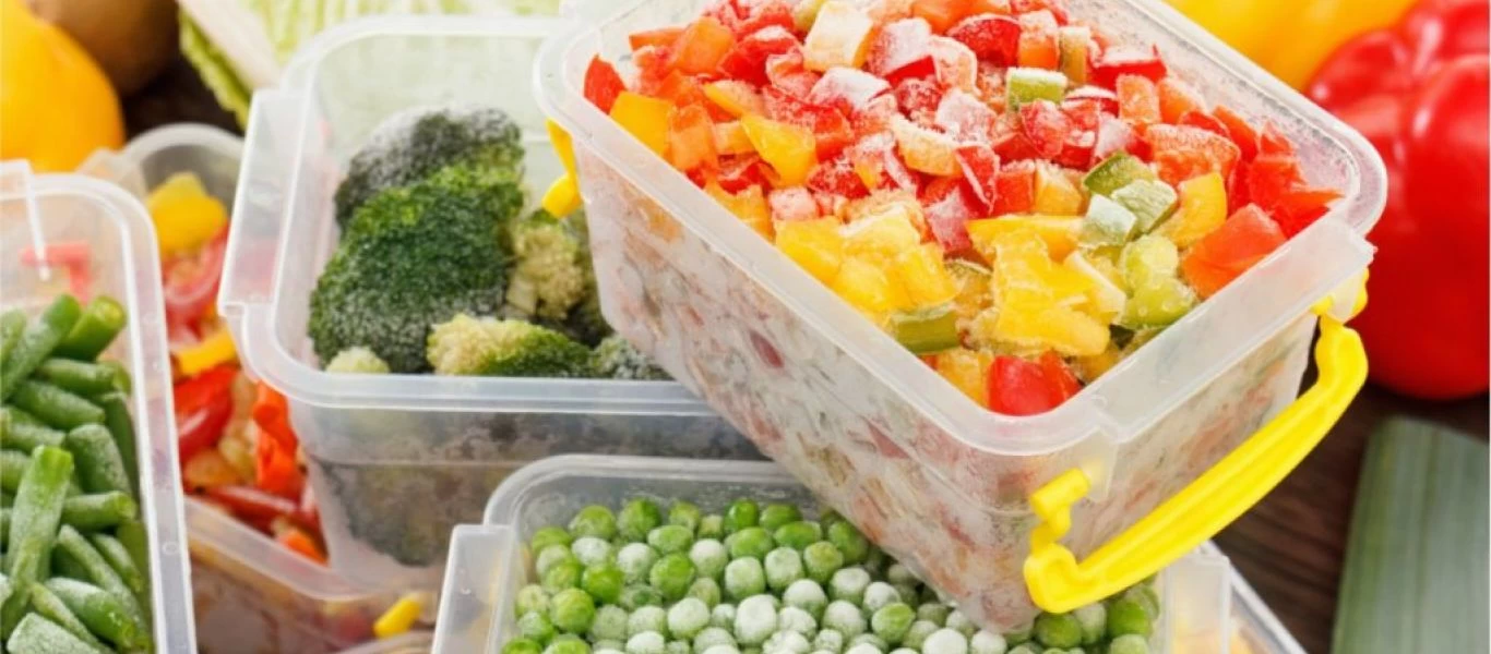 Το κόλπο για να φύγουν οι δύσκολοι λεκέδες από τις σάλτσες στα τάπερ (βίντεο)